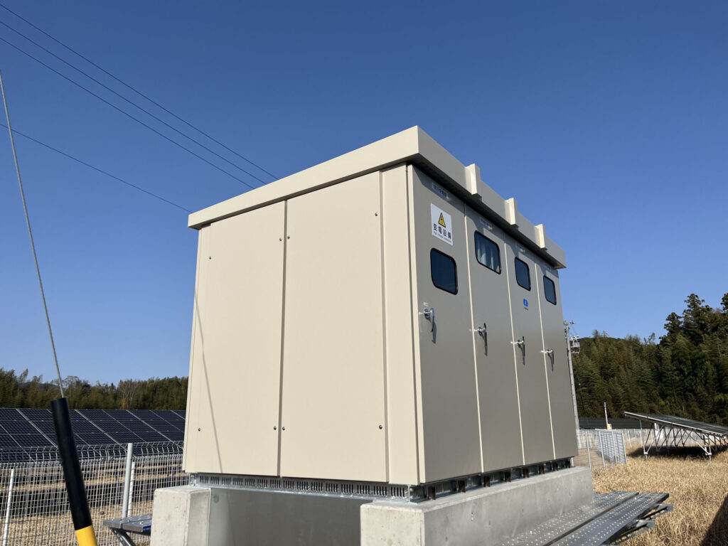 高圧受変電設備キュービクルの写真画像